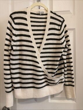 Madewell Cream and Olive Green Striped V-Neck Wrap Sweater 💚🤍💚🤍💚